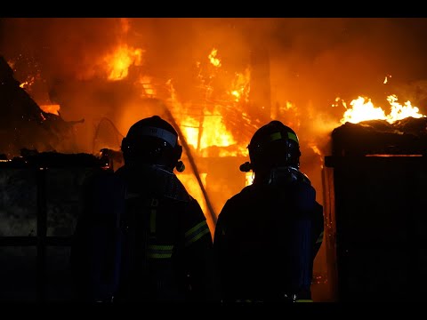 Voldsom gårdbrand på Nielstrupvej