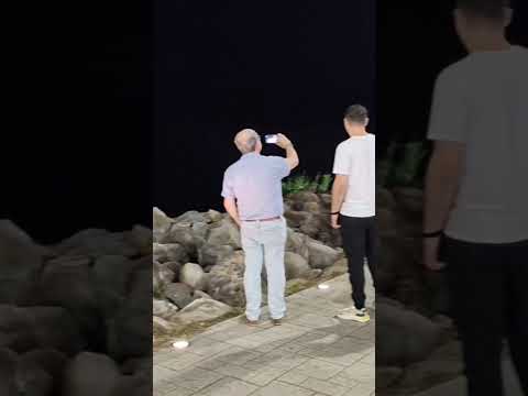 Caminando por el malecón de La Dorada - Caldas a orillas del río Magdalena.