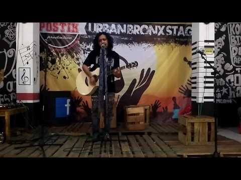 Man down Rihanna- cover by Jimi bangsat live at Route88cafe Purwokerto