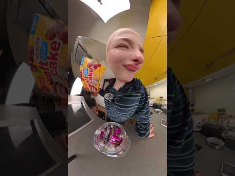 Großkopf Lina macht Spaßglas 🍬👽 #lidiro #shorts