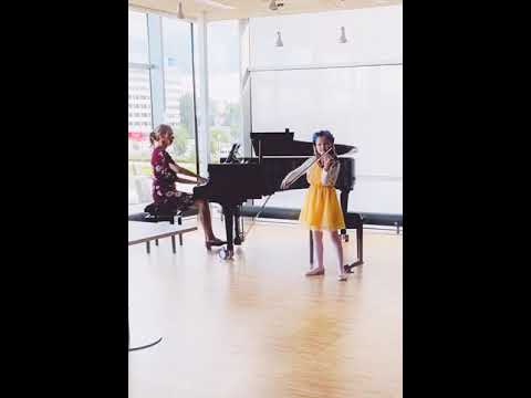 Lilja (9) playing Sarasate, Introduction and tarantella