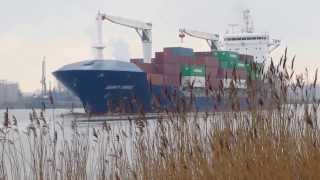 preview picture of video 'Shipsspotting - Nord-Ostsee Kanal Brunsbüttel 11.02.2014  Special Ship Meri   [Full HD]'