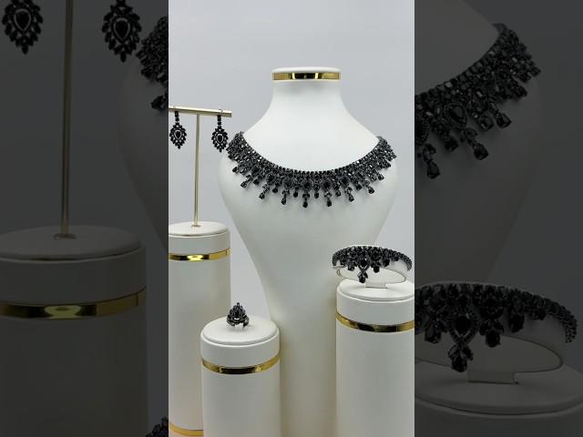 طقم زيركون أسود أنيق بإصدار خاص دقة الماس 5 قطع بضمان على اللون