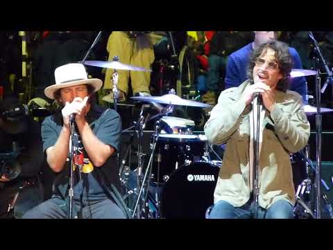 Eddie Vedder and Chris Cornell's last performance of Hunger Strike