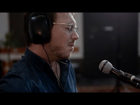 Dustin Tebbutt - Chasing Gold (Live)