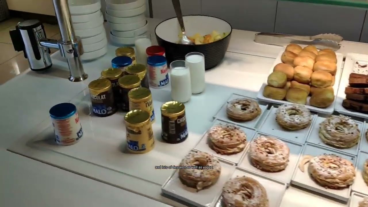 Paul Maxence Lounge (Concourse L) thumbnail