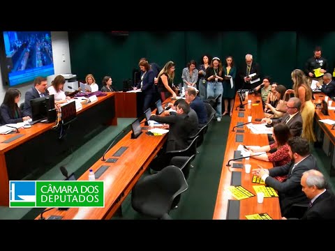 Administração e Serviço Público - Discussão e votação de propostas - 19/12/23