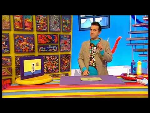 A Scary Surprise Picture! | Mister Maker