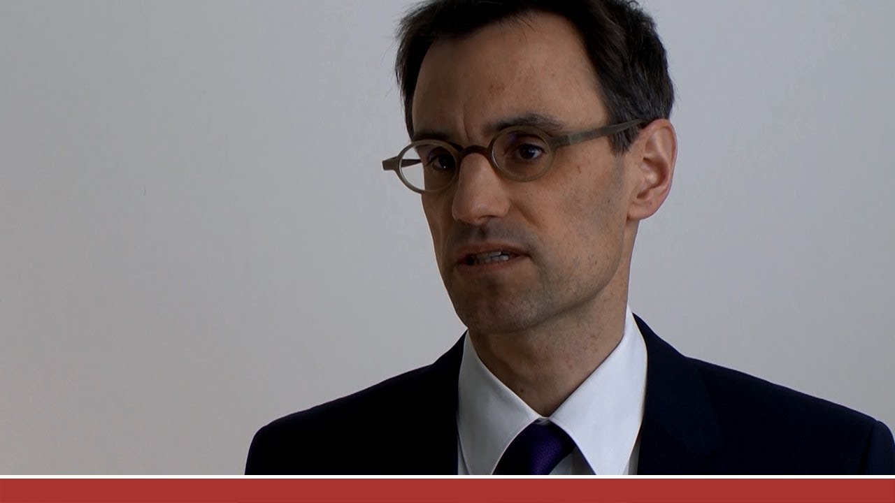 Early warning indicators of banking crises: expanding the family