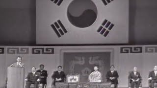 Download lagu 육영수 여사 저격 당시 실제영상 - 1974년 8월 15일 mp3
