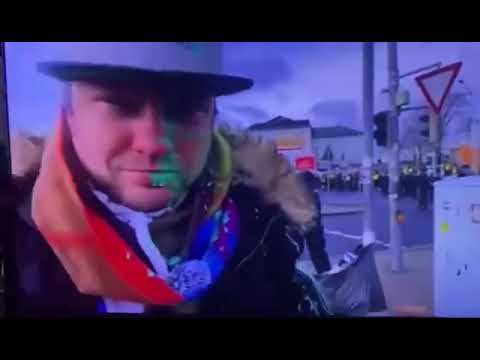 Farbangriff auf Weichreite in Riesa, Antifa-Kommandos richten Straßensperren ein! Riesa kapituliert