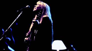 Rickie Lee Jones - Don't Let The Sun Catch You Crying - Live