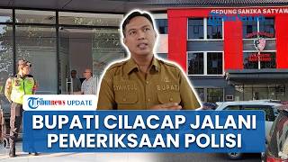 Bupati Cilacap Jalani Pemeriksaan di Mapolresta Banyumas usai Kena OTT KPK, Turun dari Bus Kuning