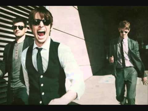 Dj MashPot - Foster The People vs Taio Cruz & Flo-Rida - Pumped Up Kicks (This Is The Mashup Remix)