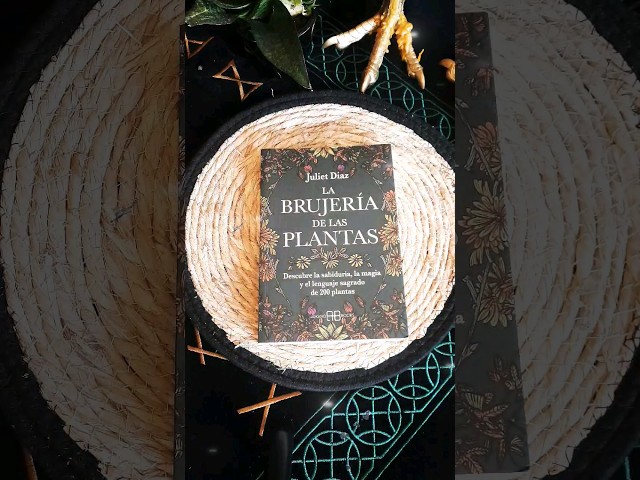 Vídeo relacionado con Sionhiuo Libro De Bruja, Diario de Cartas de Tarot en Tapa Dura para Escritura, Libro Vintage de Registro para Rituales, Energía y Práctica Diaria de Lectura Adivinatoria y Guía Femenina