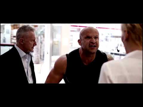 Pitbull Nowe Porządki - Strachu kupuje buty.