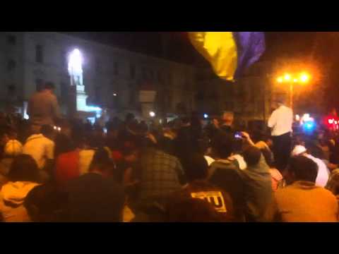 Cvartet in mijlocul protestatrilor