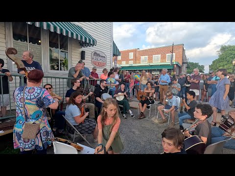 Friday Nights in Floyd Virginia 7 1 2022