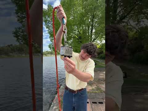 De politie kwam tijdens het magneetvissen 😅