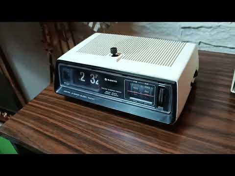 Radio Reloj FLIP SANYO 5010 Vintage