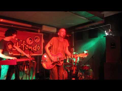 Giovanni Truppi - Tutto l'universo @Live Monterotondo