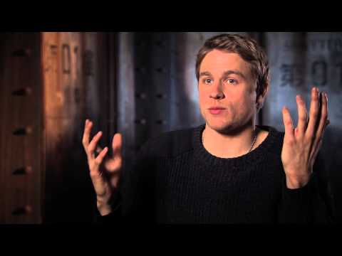 Pacific Rim - Drift Space Featurette