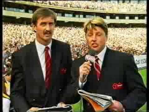 Michael Roberts classic boundary rider faux pas. 1989 VFL Grand Final
