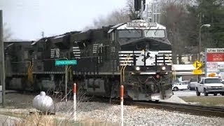 preview picture of video 'Norfolk Southern 153 WB With Engineer Norb!!! Lithia Springs,Ga 03-15-2014©'