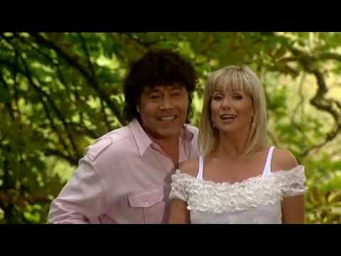 Dennie, Mieke, Christoff & Lindsay   Zaterdagavond Official Videoclip