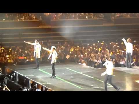 140913 BIGBANG BAD BOY + INTRO + FANTASTIC BABY @ YG FAMILY SG (DAY1)