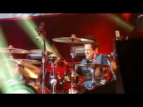 Jason Aldean's Johnny Cash & Amarillo Sky featuring Rich Redmond's Mad Drummer Skills