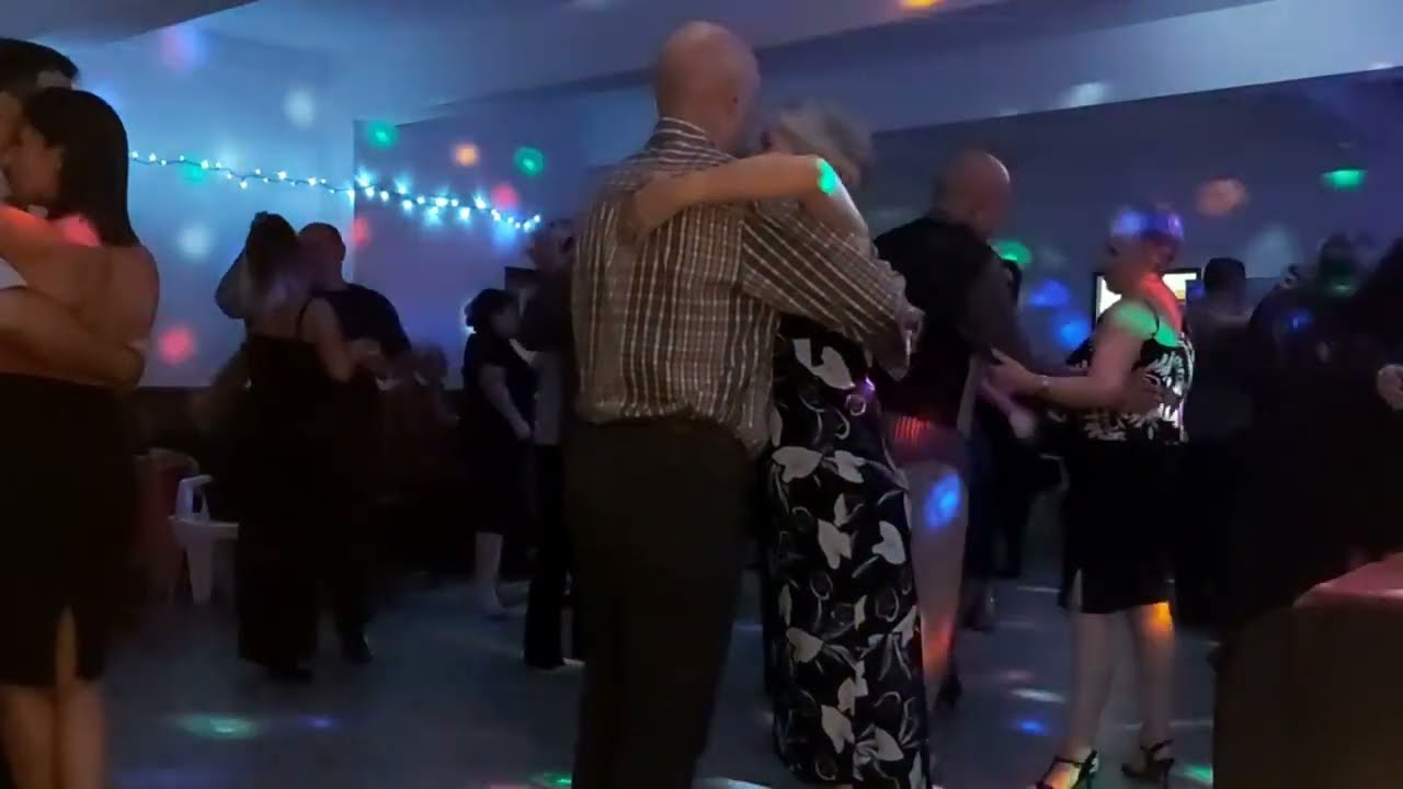 "Una carta" Troilo/ Fiorentino 🇦🇷 04/03/23 TDJ Aldo Orrego🎧 La Milonga de Mary & Hugo ☃️ USHUAIA
