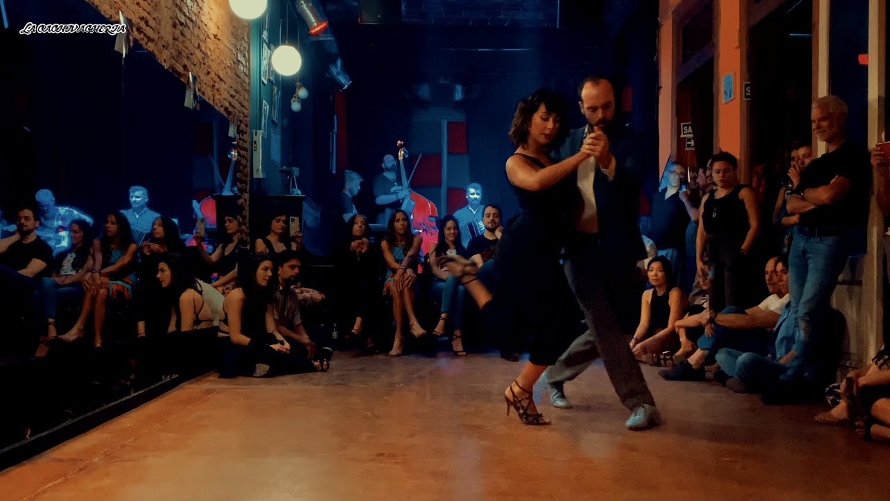 Pablo Rodriguez & Majo Martirena demo con El Cachivache en su milonga.  La Noche que te fuiste tango