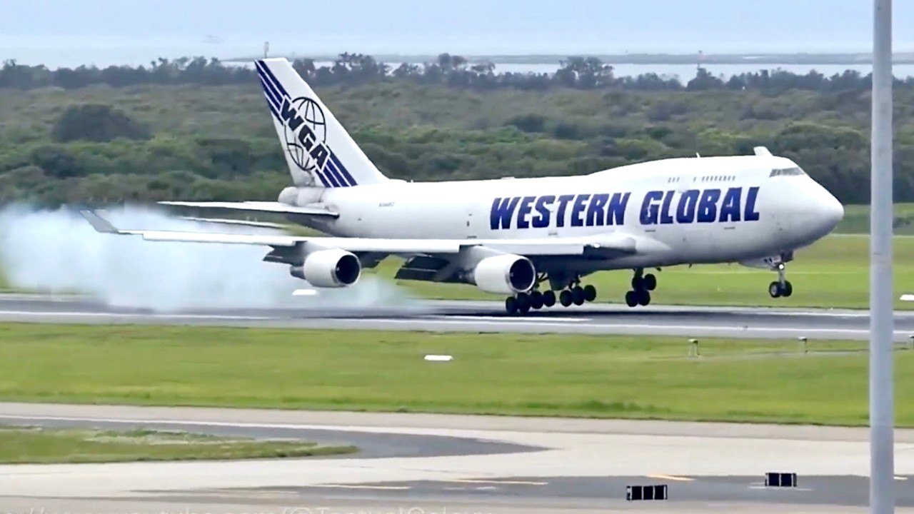 Boeing 747 Bounces Three Times