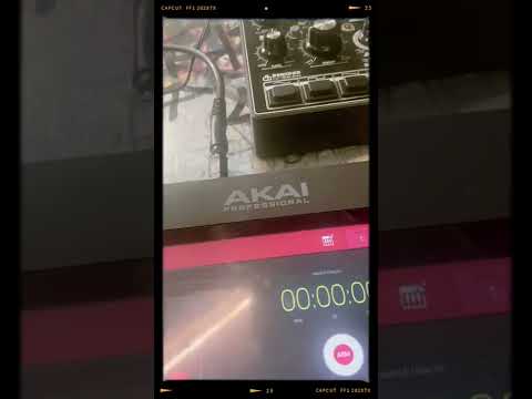 Slow beats with mpc live2 and benidub dub siren ds71. Only vinyl samples.