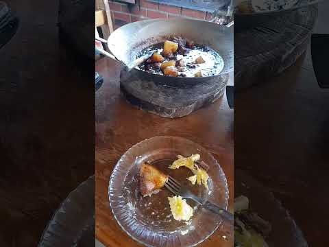 dia lindo com uma carinha de porco no tacho em rosário do Ivaí