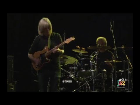Mike Stern & Dave Weckl - AsuJazz 2018 (Asunción - Paraguay)