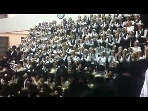Toldos Avrohom Yitzchok Chassidim Motzoi Yom Kippur Tisch