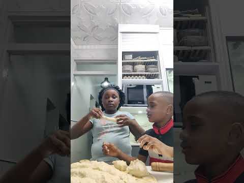 alvina and ephraim made a cape cake