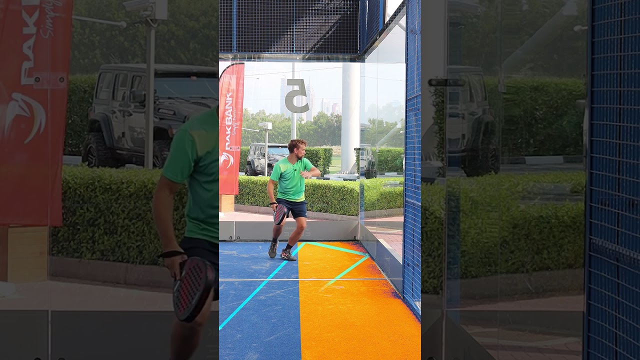 Vibora defense: anticipating the corner bounce