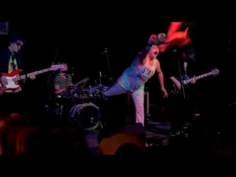 Queen Cover - Queenmania - Tie Your Mother Down [4K] @ Trnava 19 12 2017