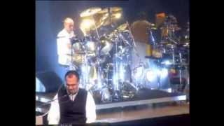 Phil Collins Hand In Hand (LIVE AND LOOSE IN PARIS TOUR 1997)