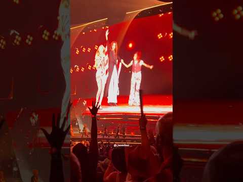 Rumi Carter & Blue Ivy take the stage at the Cowboy Carter Tour to say goodbye with Beyonce #beyonce