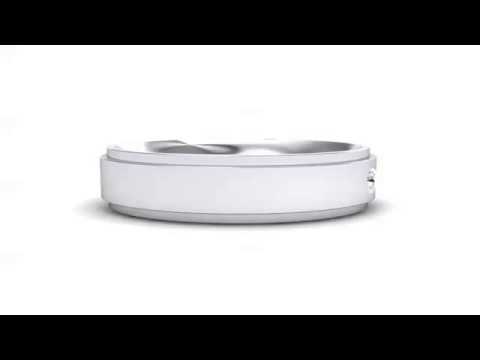 Stepped Edge Single Round-Cut Diamond Ring (0.07 CTW)