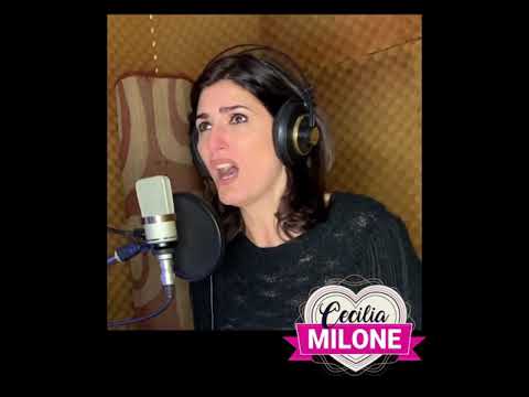 Cecilia Milone interpretando canciones de Dracula