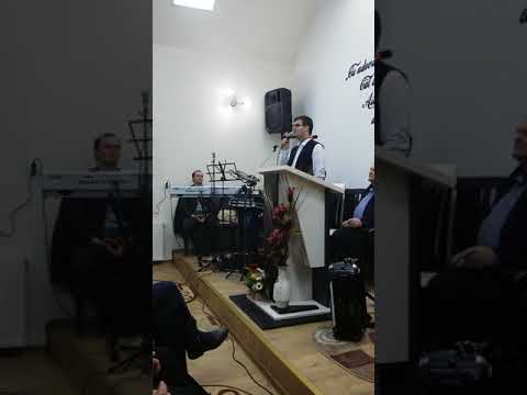 Iata ma Isuse !  canta fr  Catalin Pavel in biserica din Cavnic