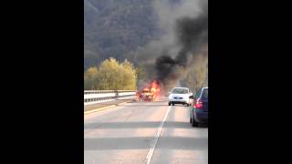 preview picture of video 'Auto in fiamme a Magadino'