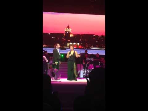 Sibel can/Halil sezai -düet - Galata ,canlı performans
