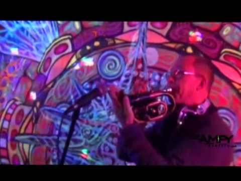 Chuck Love Portland Groove Suites. De Ampy Show!