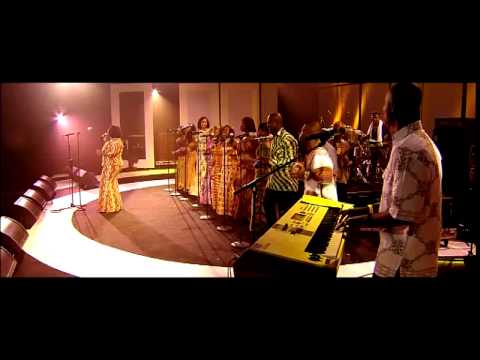 Evelyn Amo - Praise Medley - Ghana Community Choir